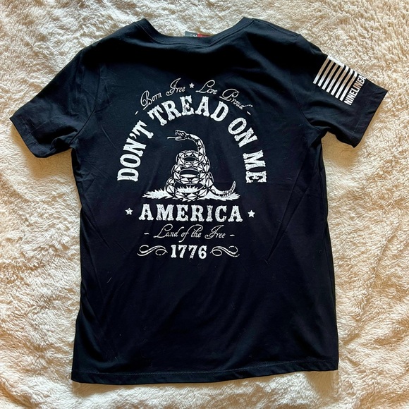 NWT! Nine Line Apparel- Don’t Tread on Me Black V-Neck Short Sleeve Tee - Picture 6 of 7